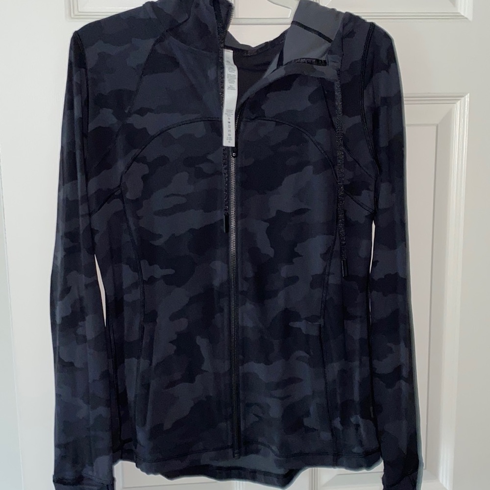 Black camo lululemon NULU define jacket